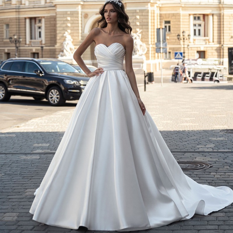 Photography Natural Lighting Basics - Leichtes Satin-Hochzeitskleid 2026 Neues einfaches Reisefotografie-Fischschwanz-Braut-trägerloses